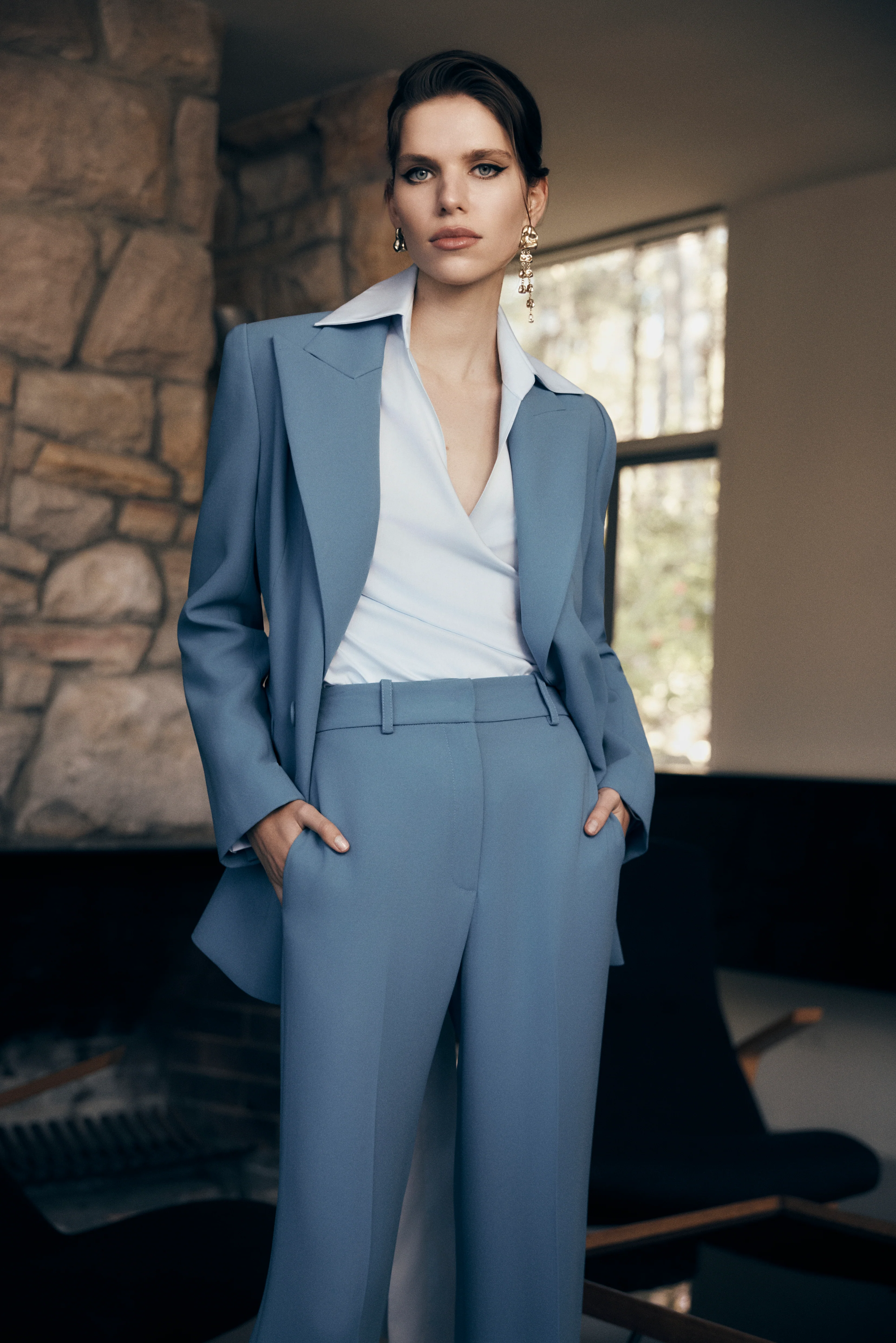 ATLAS CREPE DOUBLE BREASTED RELAXED BLAZER - Image 4