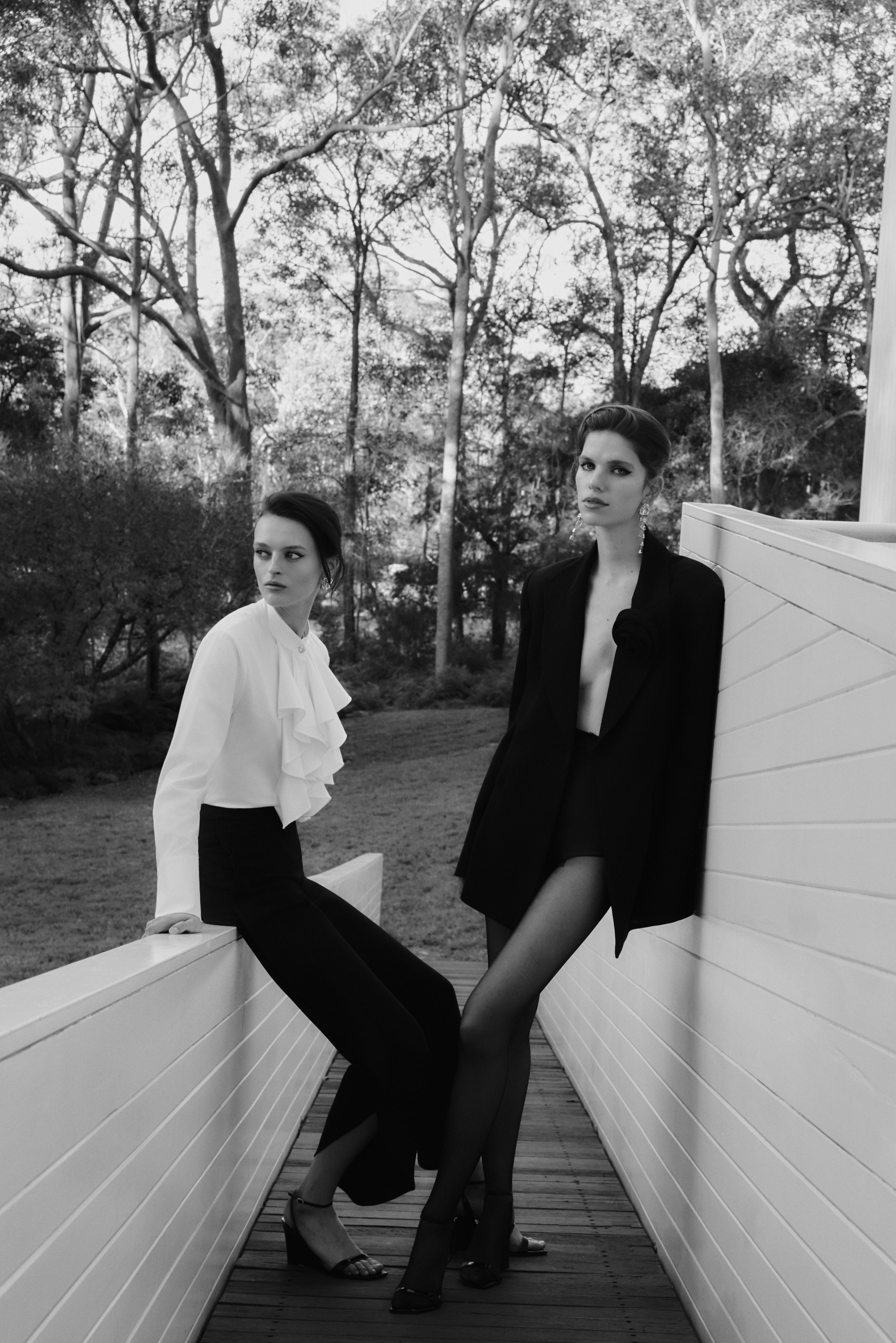 BLACK CREPE ROSE BLAZER - Image 5