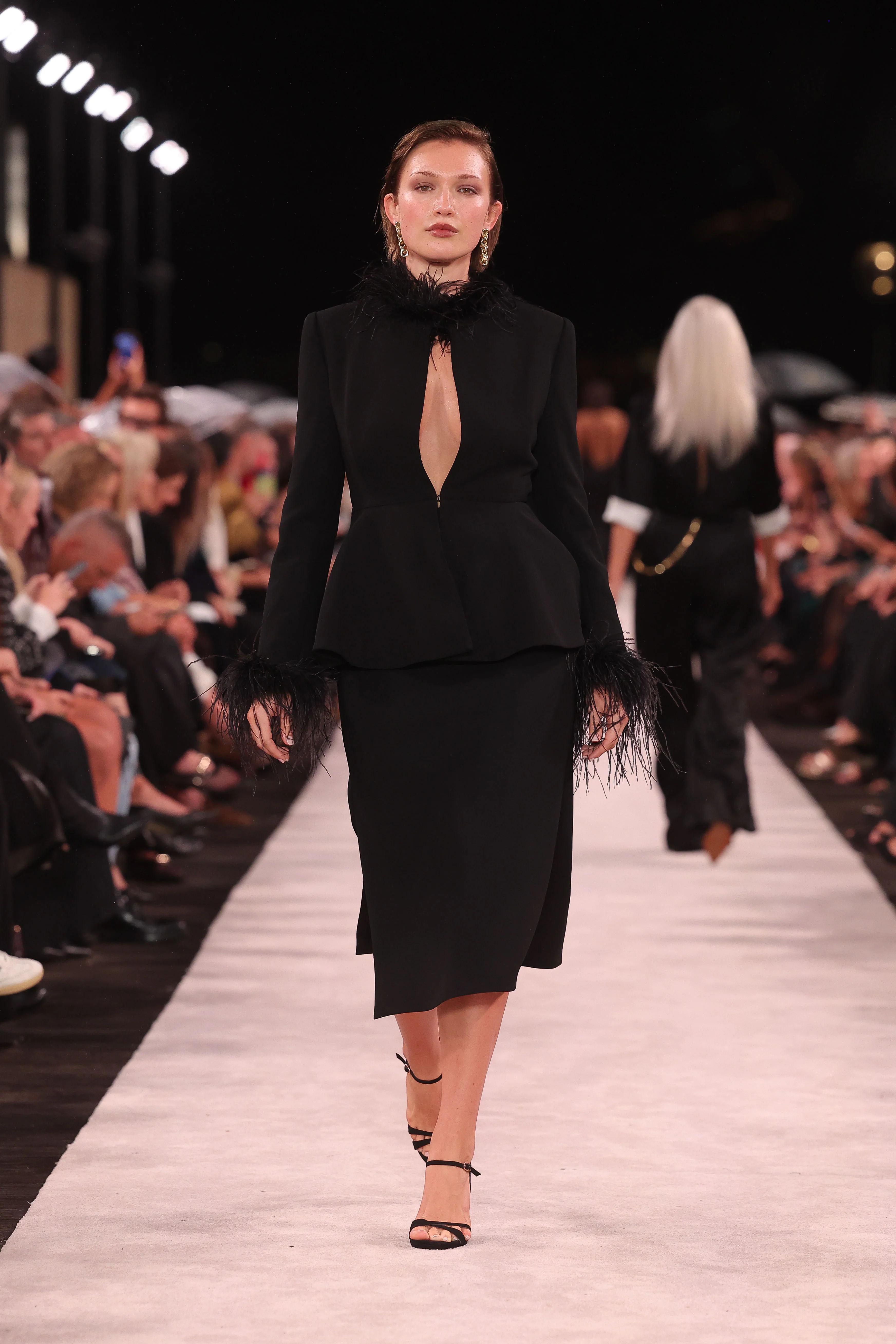 BLACK CREPE SIDE SPLIT PENCIL SKIRT