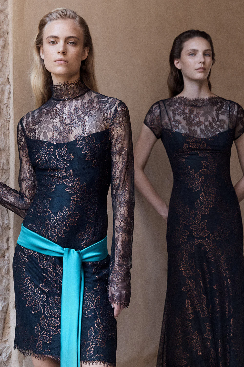 BLACK METALLIC LACE LONG SLEEVED SHORT DRESS - Image 5
