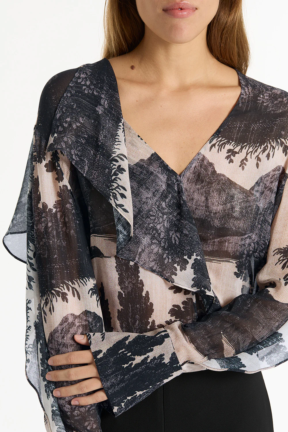 BLACK SCENICA GEORGETTE FLUTED BLOUSE - Image 4