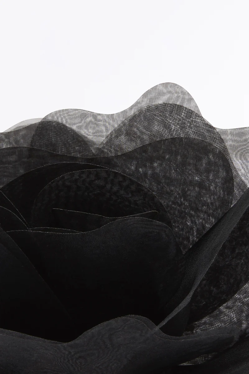 BLACK SMALL FIORE BROOCH - Image 2