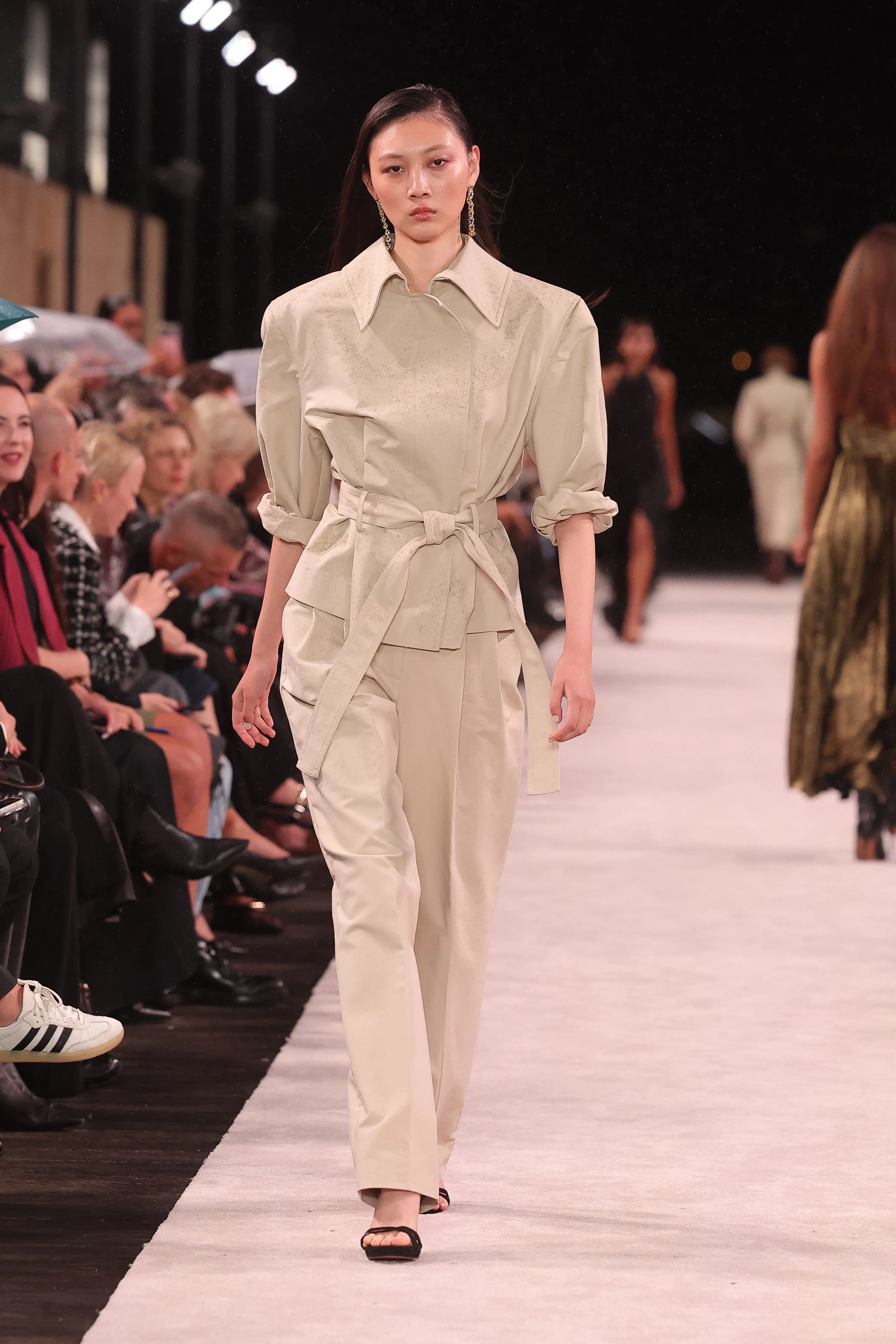 BONE LUXE COTTON DRILL PLEATED PANT