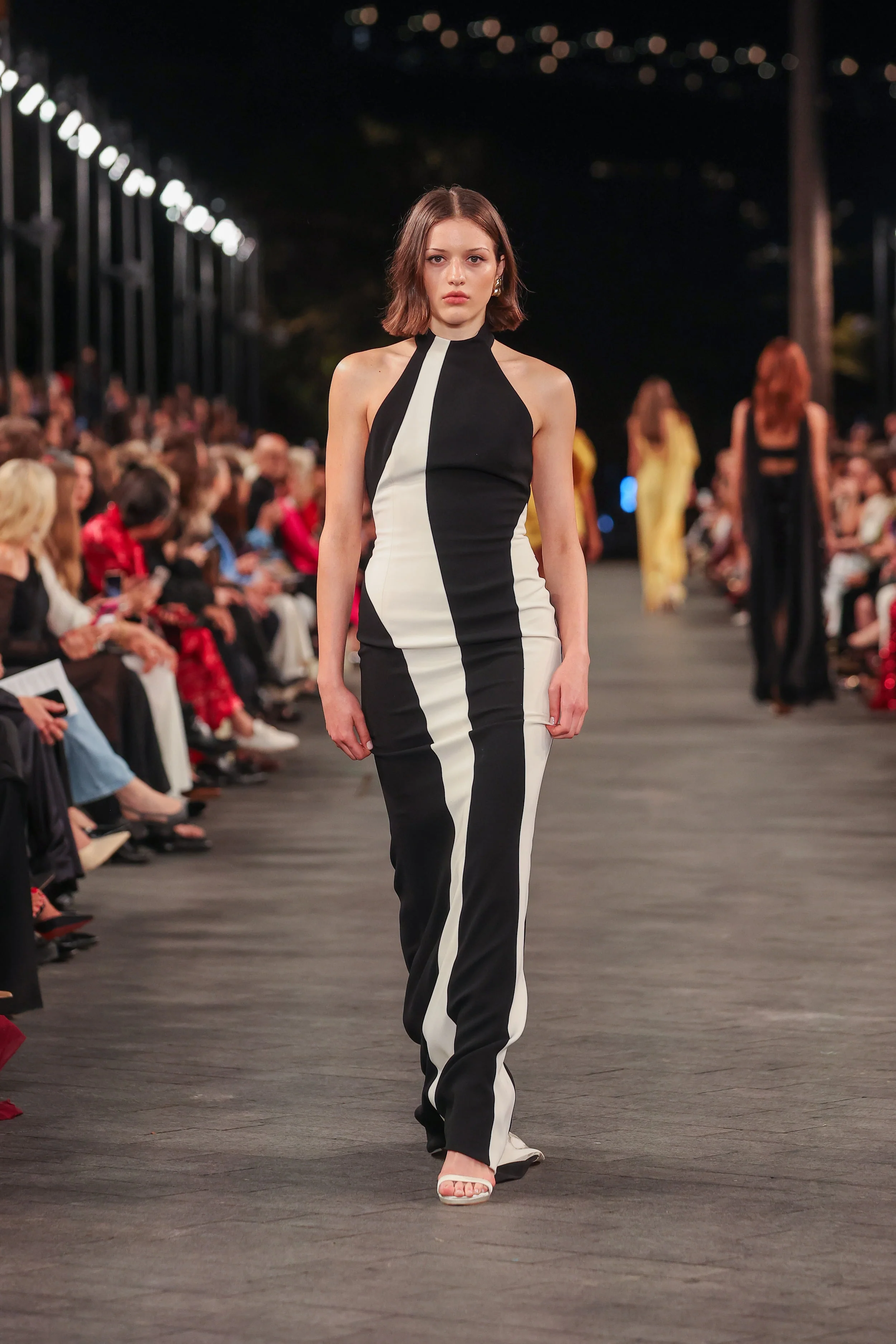 IVORY AND BLACK CREPE PANEL GOWN - Image 7
