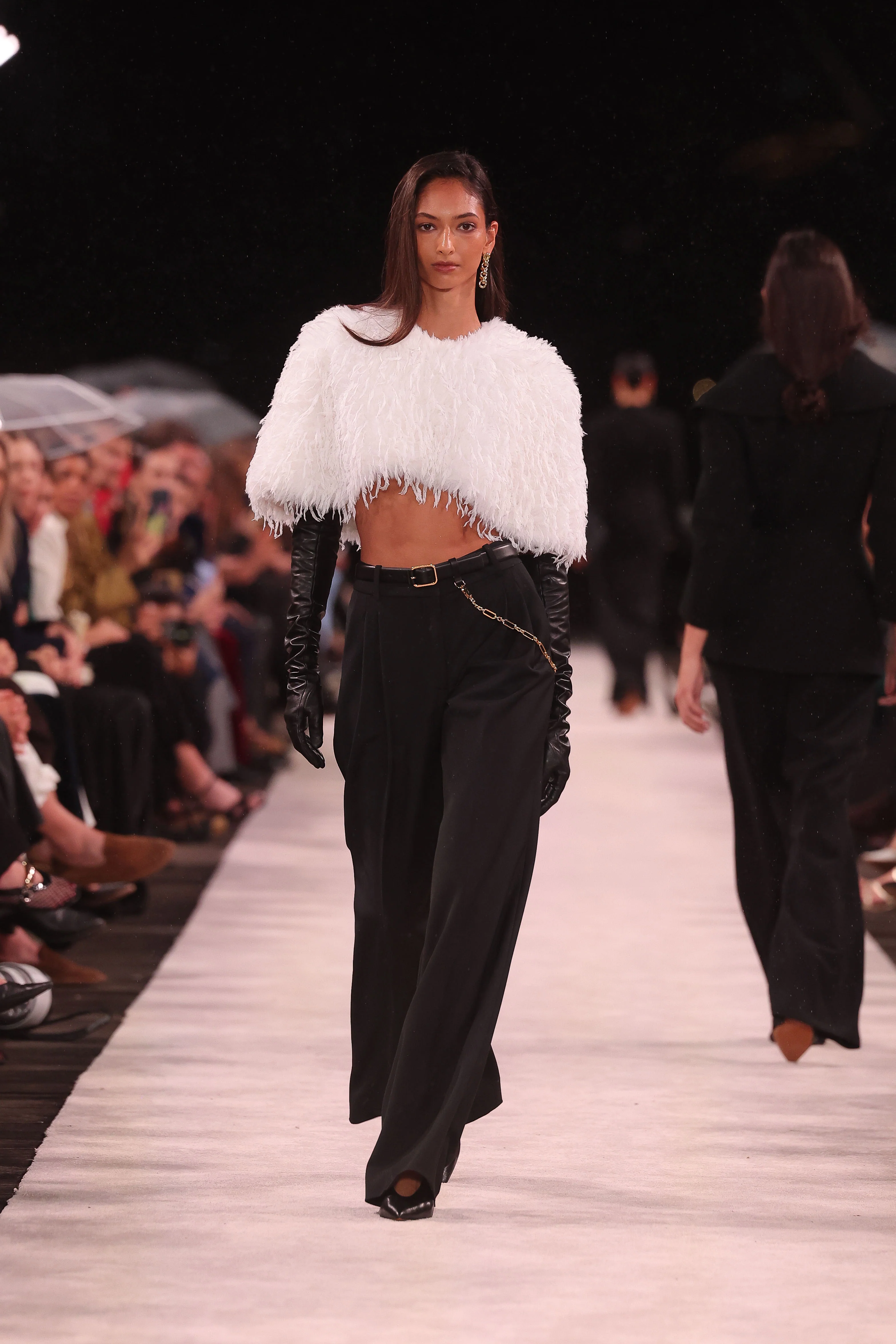 IVORY FAUX PLUME SHORT CAPE