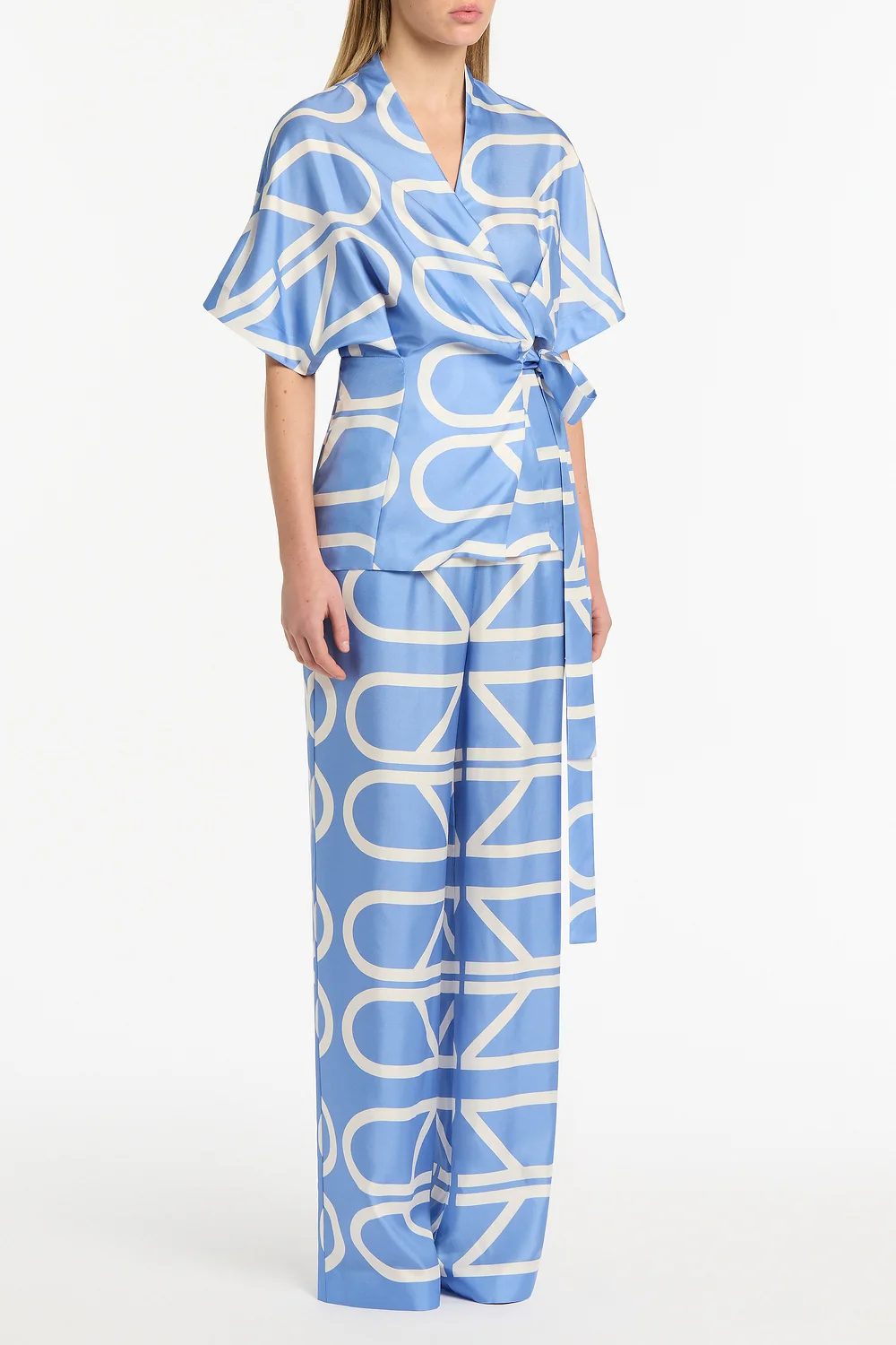 PACIFIC BLUE AND IVORY GRID SILK RELAXED WRAP TOP - Image 2