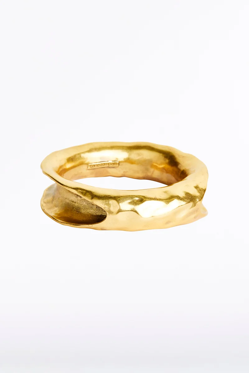 SCULPTURAL BANGLE