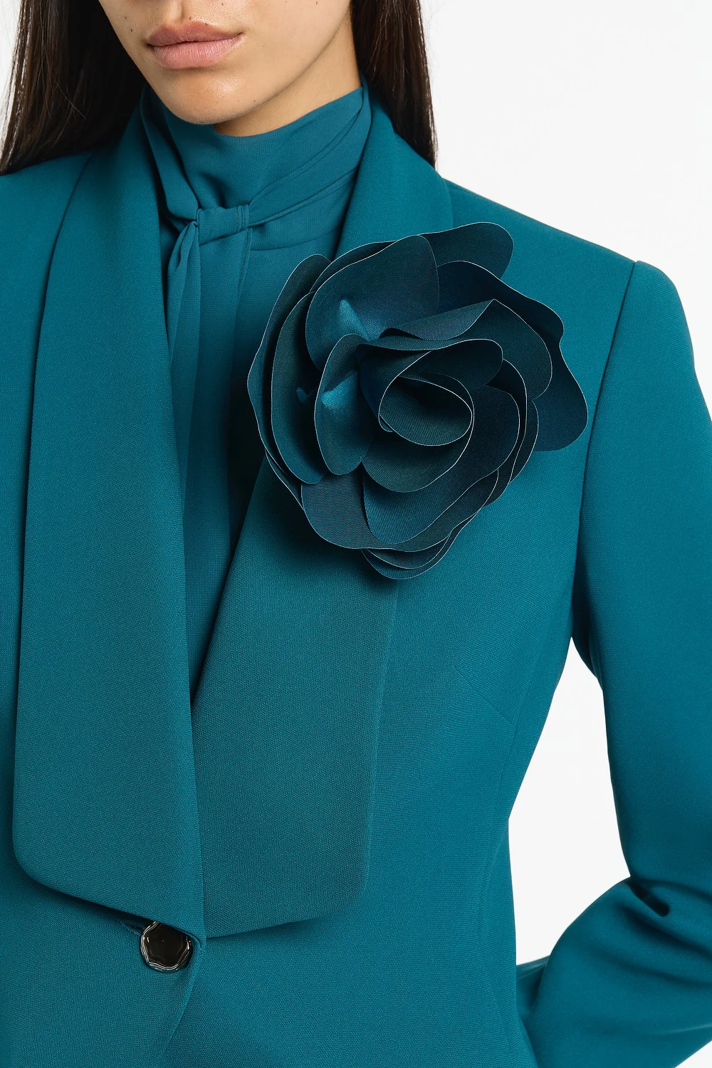 SERPENTINE CREPE SHAWL COLLAR COAT - Image 5