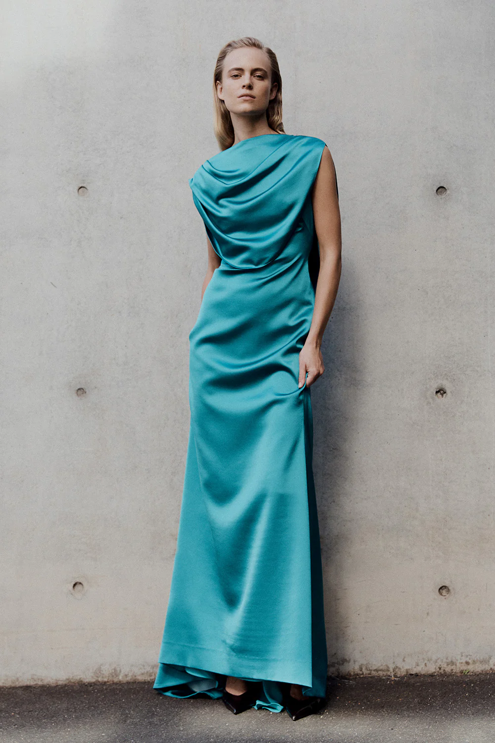 VIRIDIAN LUSTRE SATIN SHOULDER DRAPE GOWN - Image 5